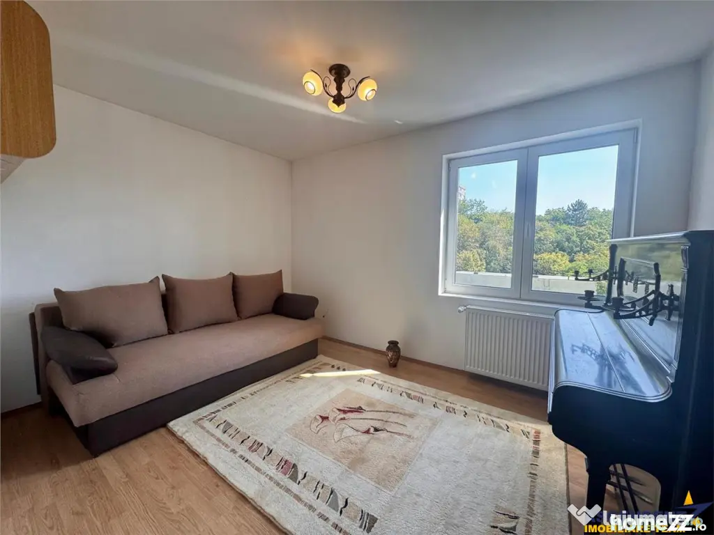 Decomandat, luminos, 2 camere si priveli#537;te superba, zon - Targu Mures (Mures)