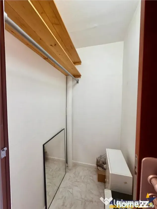 Decomandat, luminos, 2 camere si priveli#537;te superba, zon - Targu Mures (Mures)