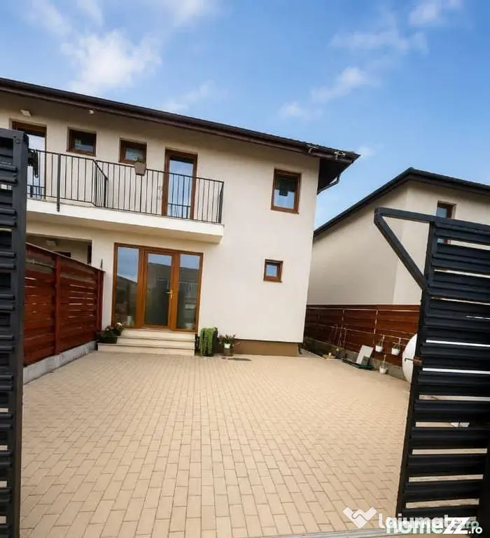 Duplex mobilat utilat constructie caramida cartier Izvor - Tarlungeni (Brasov)