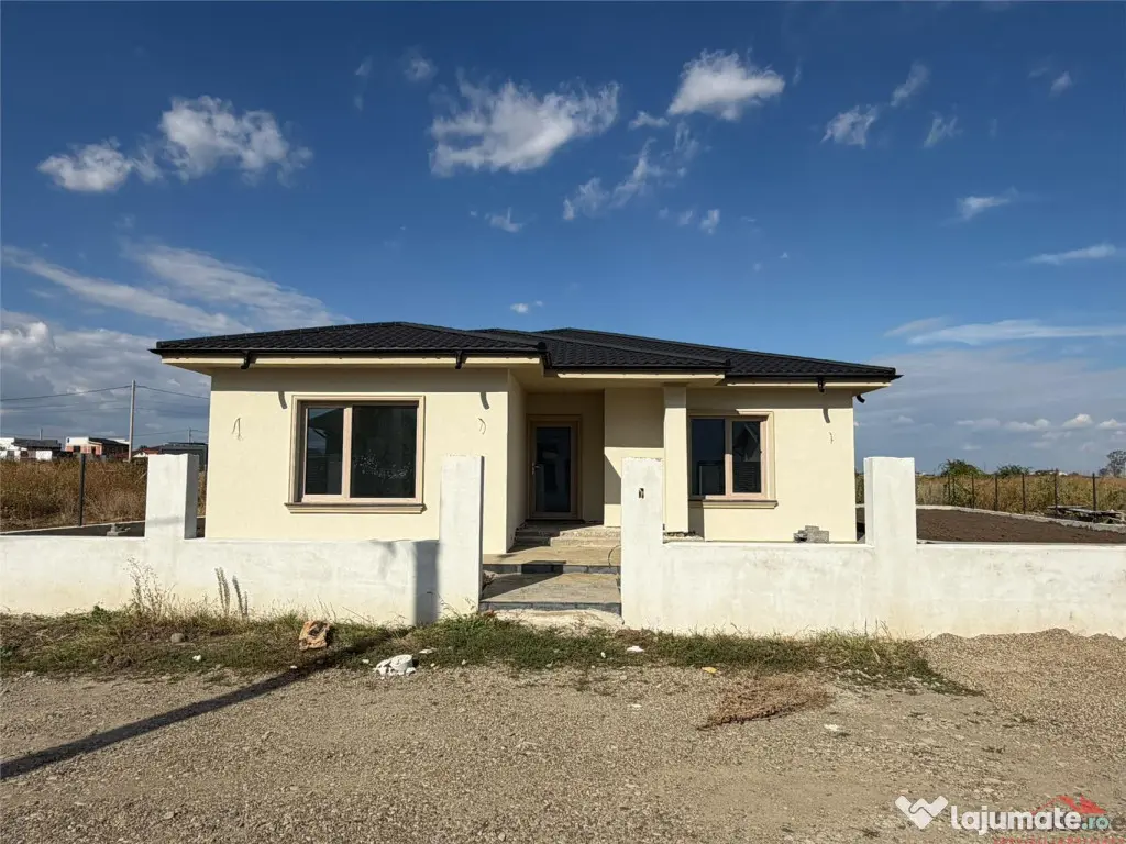 Casa parter , placa de beton, la cheie - Carnabel - Pompa de - Focsani (Vrancea)