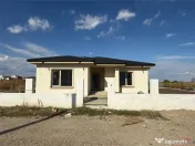 Casa parter , placa de beton, la cheie - Carnabel - Pompa de 