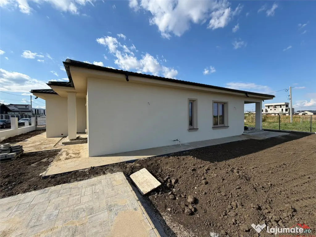 Casa parter , placa de beton, la cheie - Carnabel - Pompa de - Focsani (Vrancea)