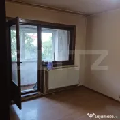 Garsoniera, etaj 1, Comuna din Paris