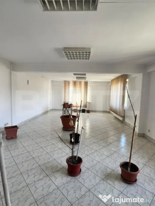 Spatiu birou, 50 mp, cheltuieli incluse, zona Libertatii San - Bistrita (Bistrita-Nasaud)