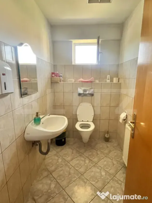 Spatiu birou, 50 mp, cheltuieli incluse, zona Libertatii San - Bistrita (Bistrita-Nasaud)