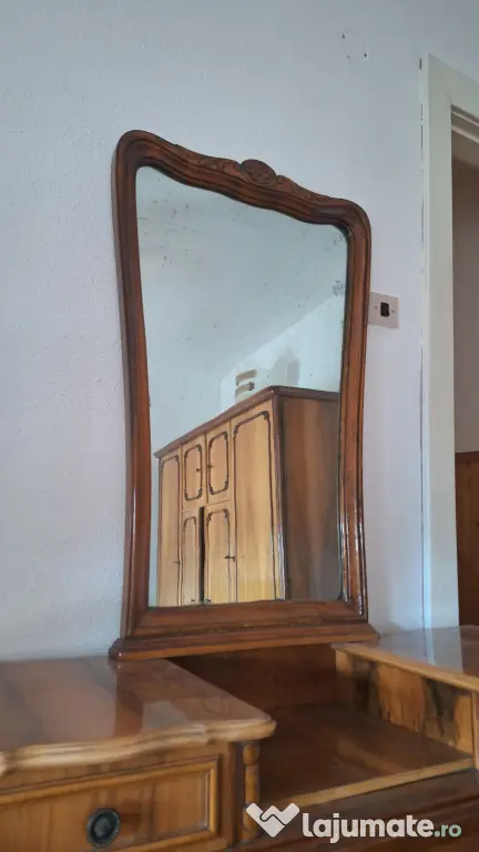 Vând dormitor complet în stil clasic/vintage, stil Baroc-Rococo, din 8 piese.