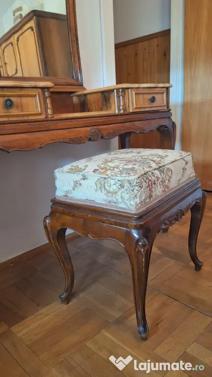 Vând dormitor complet în stil clasic/vintage, stil Baroc-Rococo, din 8 piese.