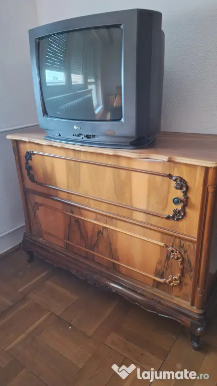 Vând dormitor complet în stil clasic/vintage, stil Baroc-Rococo, din 8 piese.