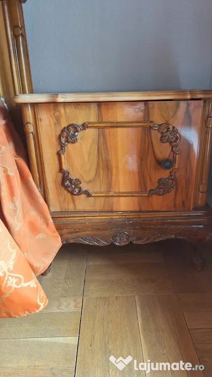 Vând dormitor complet în stil clasic/vintage, stil Baroc-Rococo, din 8 piese.
