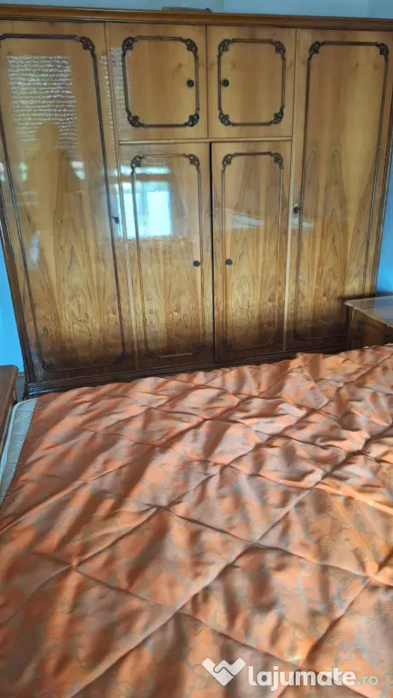 Vând dormitor complet în stil clasic/vintage, stil Baroc-Rococo, din 8 piese.