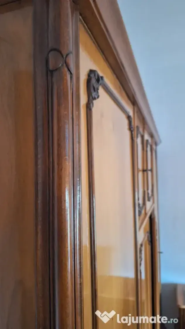 Vând dormitor complet în stil clasic/vintage, stil Baroc-Rococo, din 8 piese.