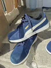 vând adidași cu protecție metalica 