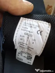 vând adidași cu protecție metalica 
