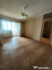 Apartament 3 camere, 2 balcoane,  et. 1 zona 0 Pitesti