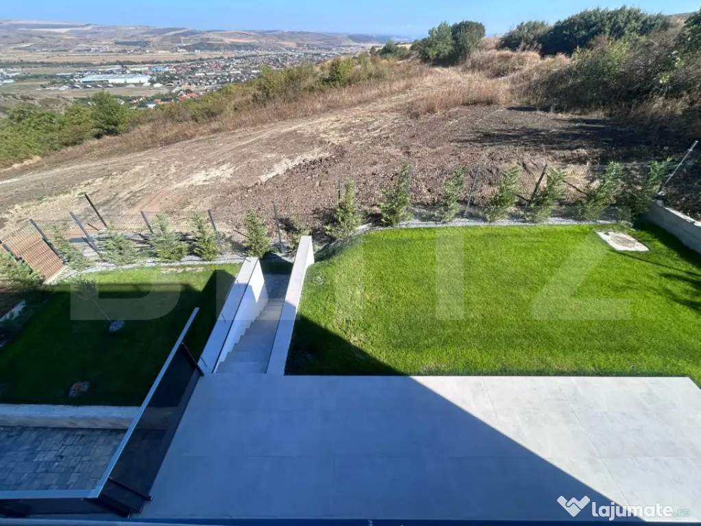 Casa de 214 mp, teren 458 mp, cu Vedere Panoramică în Dezm - Cluj-Napoca (Cluj)