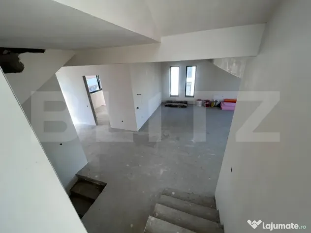 Casa de 214 mp, teren 458 mp, cu Vedere Panoramică în Dezm - Cluj-Napoca (Cluj)