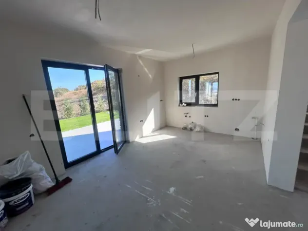 Casa de 214 mp, teren 458 mp, cu Vedere Panoramică în Dezm - Cluj-Napoca (Cluj)