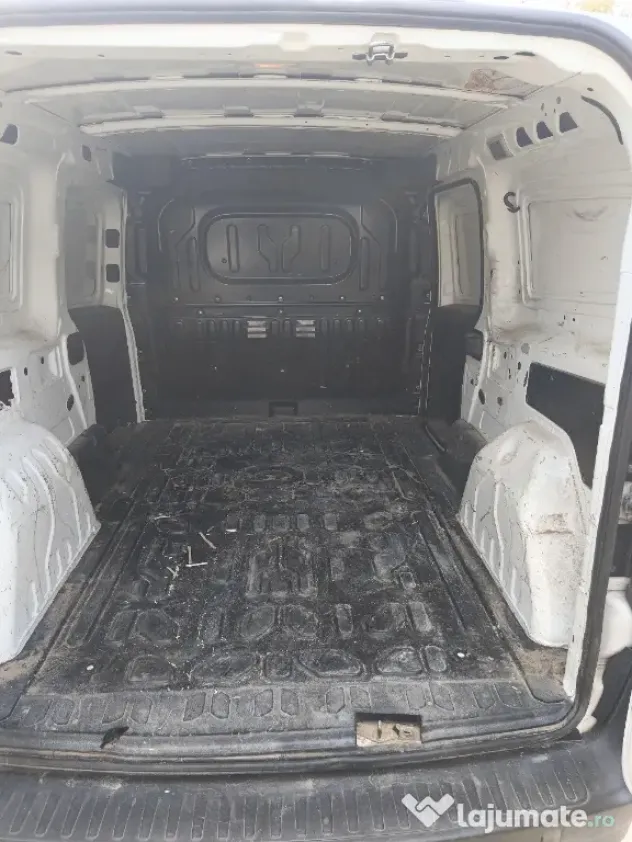 vând fiat doblo