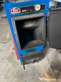 Vând centrală pe lemne