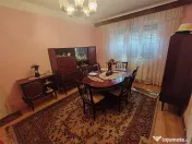 Bocsa Montana, Casa cu pridvor generos, ideala pentru famili 
