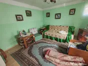 Bocsa Montana, Casa cu pridvor generos, ideala pentru famili 