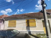 Bocsa Montana, Casa cu pridvor generos, ideala pentru famili 
