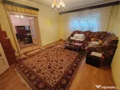 Bocsa Montana, Casa cu pridvor generos, ideala pentru famili 