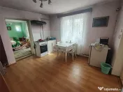 Bocsa Montana, Casa cu pridvor generos, ideala pentru famili 