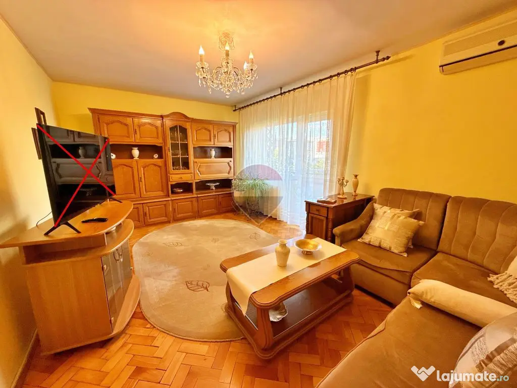 Apartament decomandat cu 3 camere, 2 balcoane și boxă - Arad (Arad)