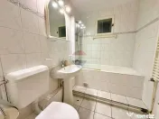 Apartament decomandat cu 3 camere, 2 balcoane și boxă