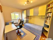 Apartament decomandat cu 3 camere, 2 balcoane și boxă