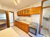 Apartament decomandat cu 3 camere, 2 balcoane și boxă