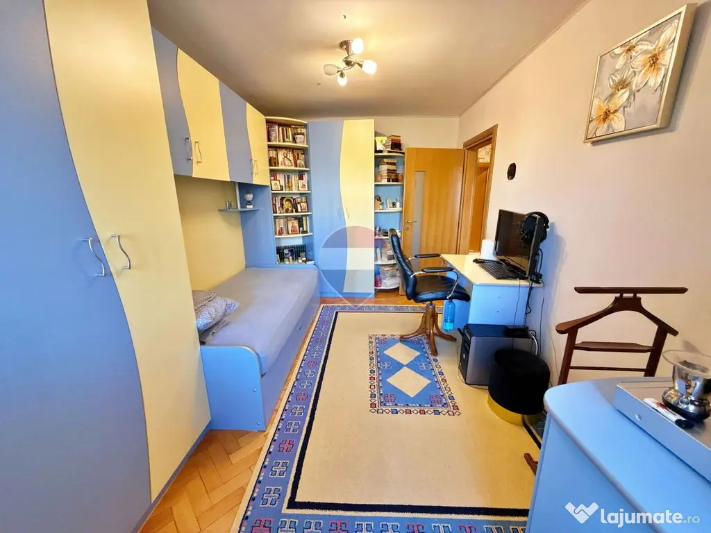 Apartament decomandat cu 3 camere, 2 balcoane și boxă - Arad (Arad)