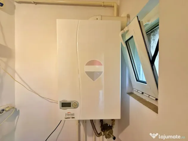Apartament decomandat cu 3 camere, 2 balcoane și boxă - Arad (Arad)