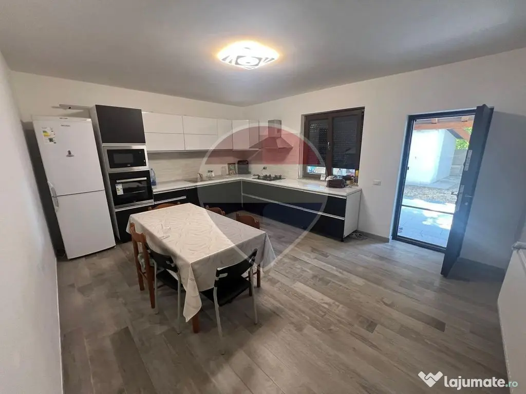 Casă / Vilă 4 camere în zona Laminoru - Focsani (Vrancea)