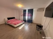 Casă / Vilă 4 camere în zona Laminoru