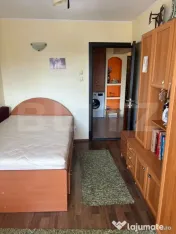 Apartament 3 camere, 81 mp, decomandat, zona SPITAL 