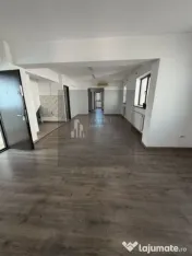 Spatiu Comercial / Birouri Metrou Aparatorii Patriei