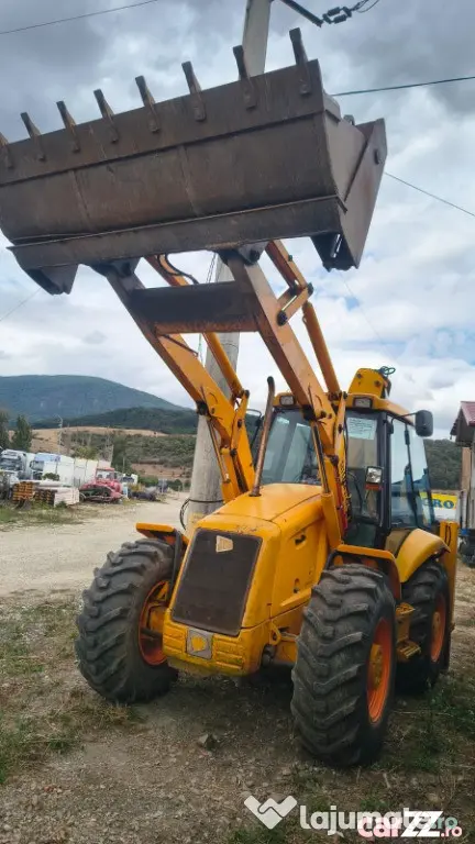 JCB 3CX Super varianta cu 4 roți egale, 4x4x4. - Brasov (Brasov)