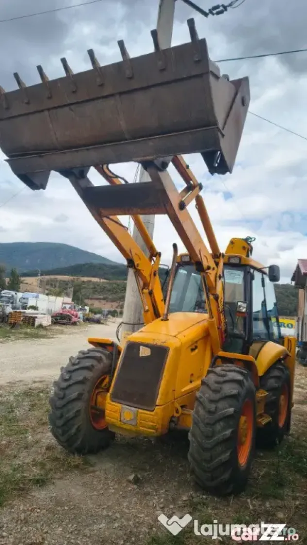 JCB 3CX Super varianta cu 4 roți egale, 4x4x4. - Brasov (Brasov)