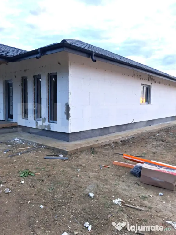Casa 4 camere, 96 mp, zona Barnova-Pietraria - Pietraria (Iasi)