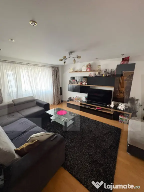 Apartament 3 camere - decomandat-67,35- Zona Capat la unu - Botosani (Botosani)