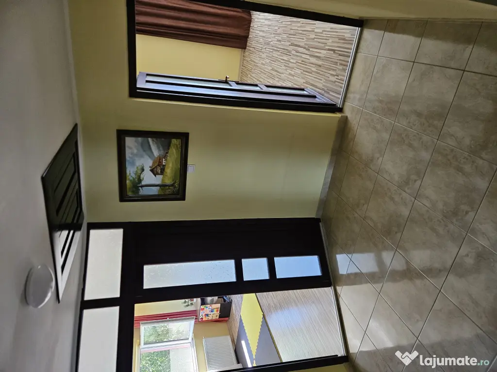 Inchiriez apartament