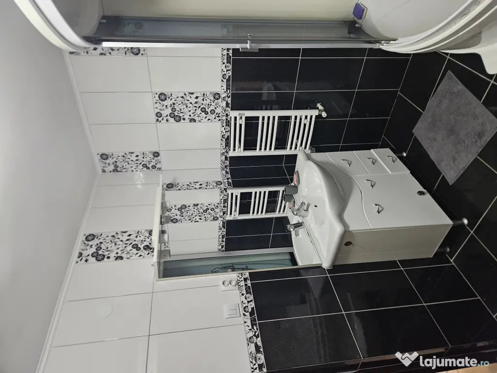 Inchiriez apartament