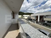 Casă tip duplex, unitate individuală, construcție nouă ? 