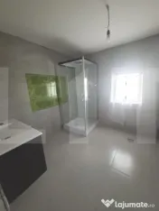 Casă cu Etaj și Pod, 325 mp, Teren 1045 mp, Construcție 
