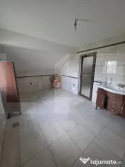 Casă cu Etaj și Pod, 325 mp, Teren 1045 mp, Construcție 