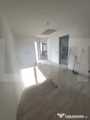 Casă cu Etaj și Pod, 325 mp, Teren 1045 mp, Construcție 