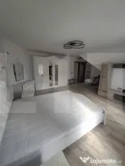 Casă cu Etaj și Pod, 325 mp, Teren 1045 mp, Construcție 