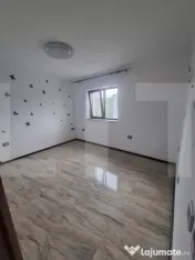 Casă cu Etaj și Pod, 325 mp, Teren 1045 mp, Construcție 